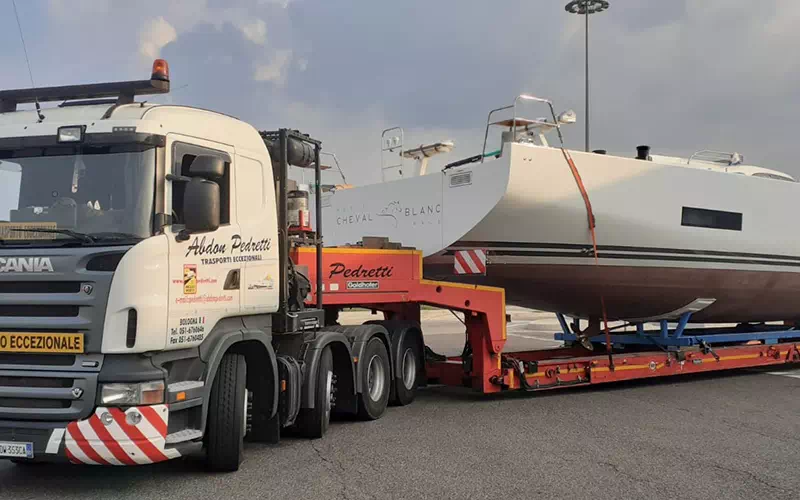 Autoarticolati-sfilabili-e-allargabili-e-furgoni